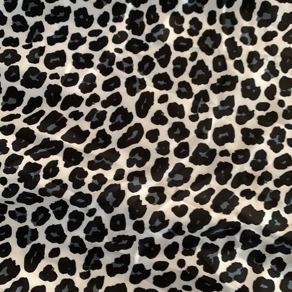 One One Six New With Tags Black Animal Cheetah Print Silky Feel Material Dress - Picture 5 of 9